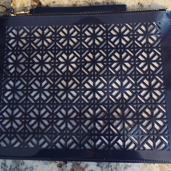 NEW Tory Burch Limited Edition Navy Geometric Clutch - Picture 2 of 3